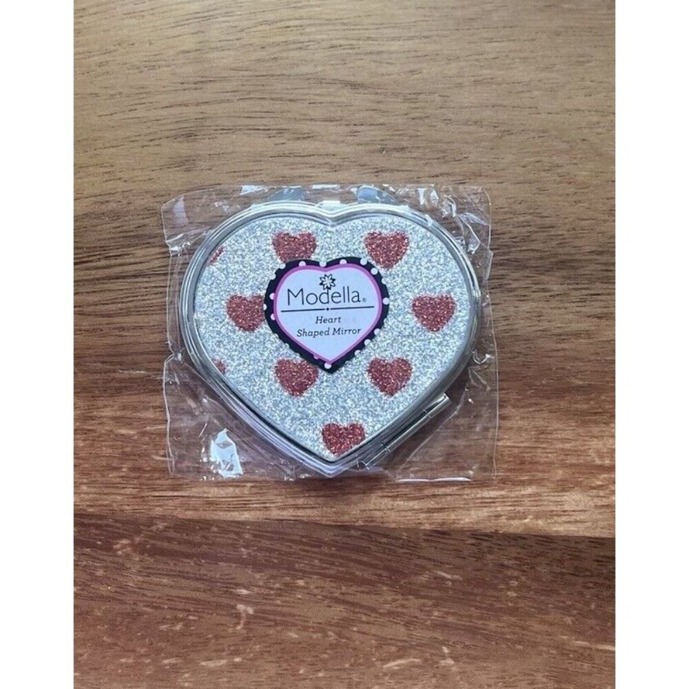 Modela Silver Heart Shaped Glitter Compact Mirror Travel Size NWT - Picture 3 of 5